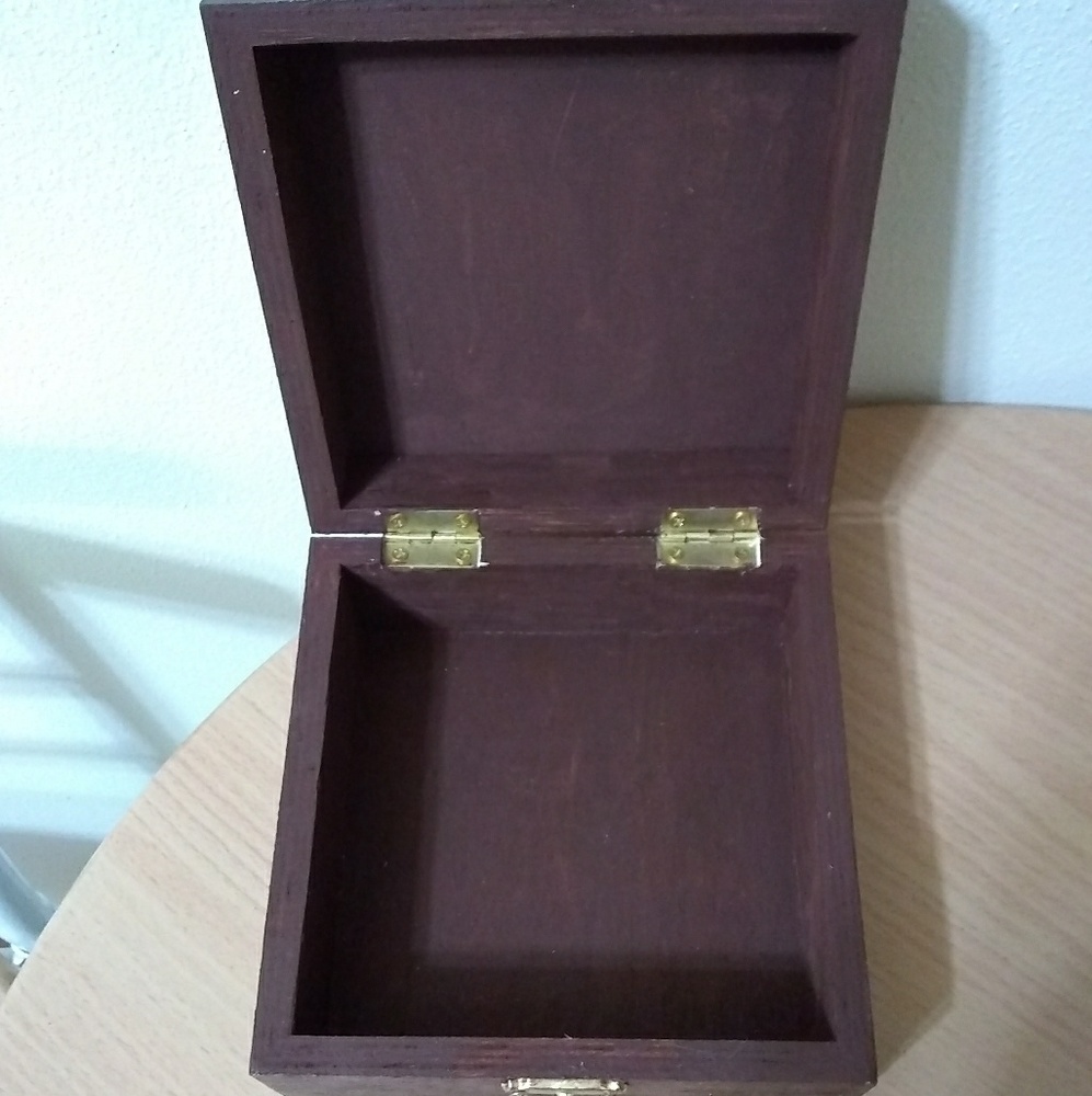 SOLD! $40spent! UNIQUE,1of a Kind, BOX! - Picture 3 of 3